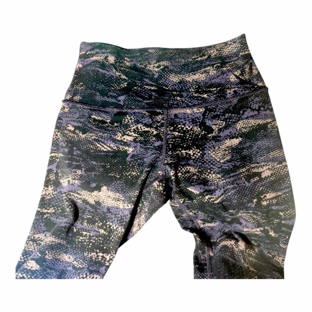 Lululemon Wunder Under Hi-Rise Size 4 - Picture 4 of 15